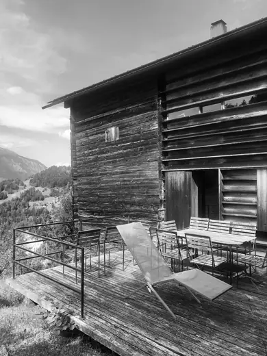 Photo 4: Exterior · Ferienhaus Gugalun