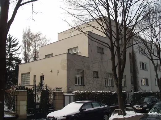 Photo 3: Exterior