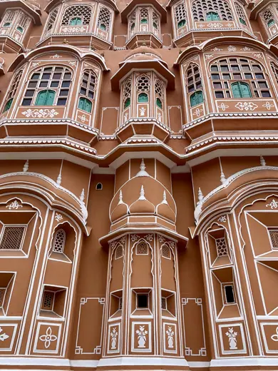 Photo 1: Detail · East facade of the Hawa Mahal