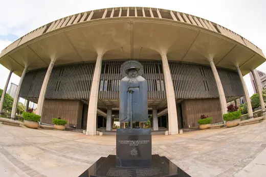 Photo 3: Exterior