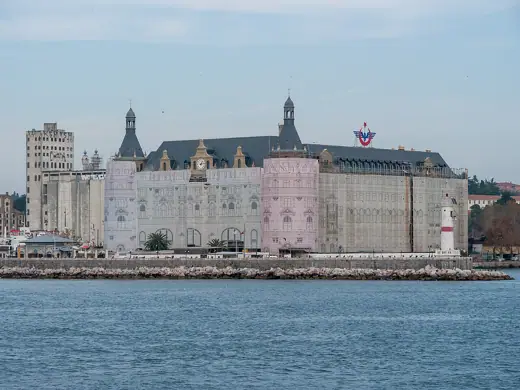 Photo 1: Exterior · Haydarpasa Terminal, Istanbul