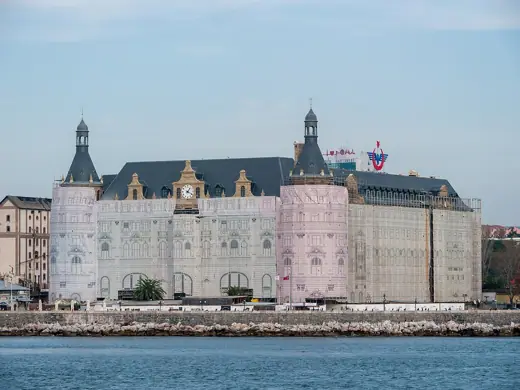 Photo 2: Exterior · Haydarpasa Terminal