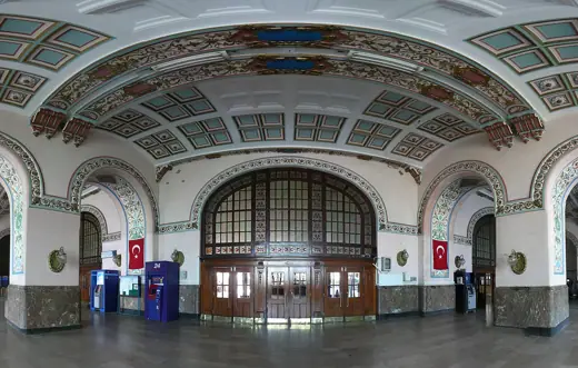 Photo 3: Interior · Haydarpaşa terminalı