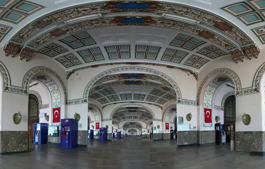 Photo 4: Interior · Haydarpaşa terminalı, Droste effect
