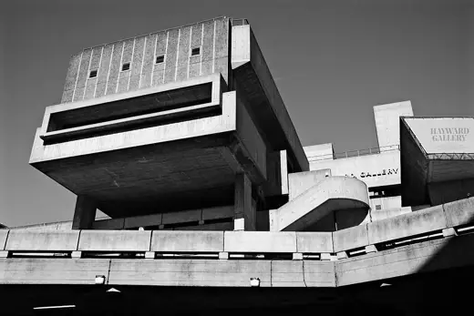 Photo 3: Exterior