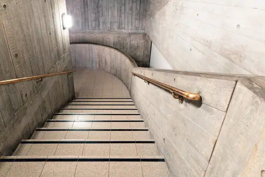 Photo 4: Interior