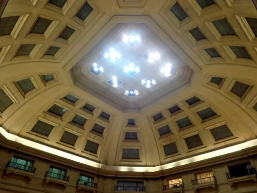 Photo 4: Interior