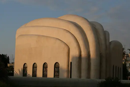 Photo 3: Exterior