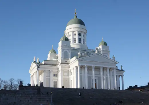 Photo 1: Exterior