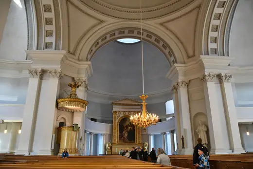 Photo 5: Interior