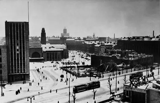 Photo 5: Exterior · Itäinen Heikinkatu 13, 15 (Mannerheimintie 9), näkymä Hankkijan liiketalon katolta