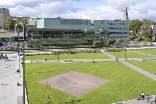 Photo 4: Exterior · Makasiinipuisto ja Musiikkitalo Helsingin keskustassa on rakennettu purettujen VR:n makasiinien paikalle