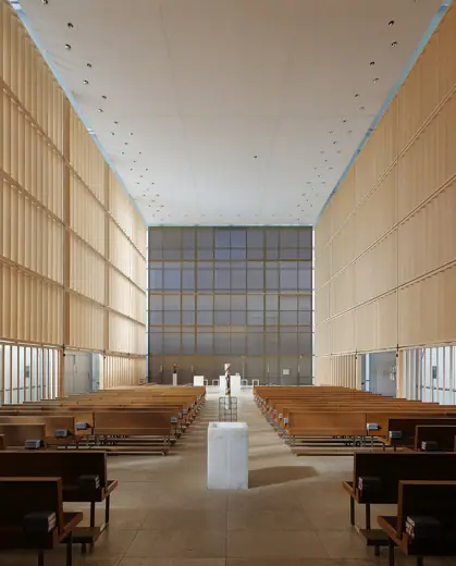 Photo 5: Interior · Sacred Heart Church, Munich, interior