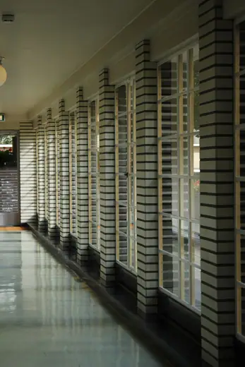 Photo 3: Interior