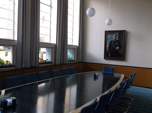 Photo 4: Interior