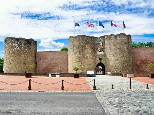 Photo 3: Exterior · Château de Péronne, Historial de la Grande Guerre