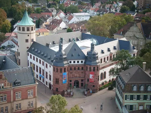 Photo 2: Exterior