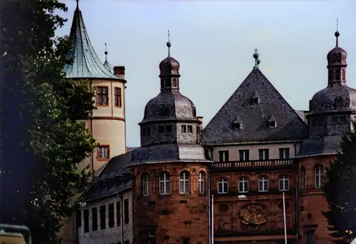Photo 3: Exterior
