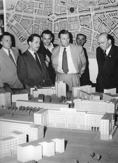 Photo 7: Model