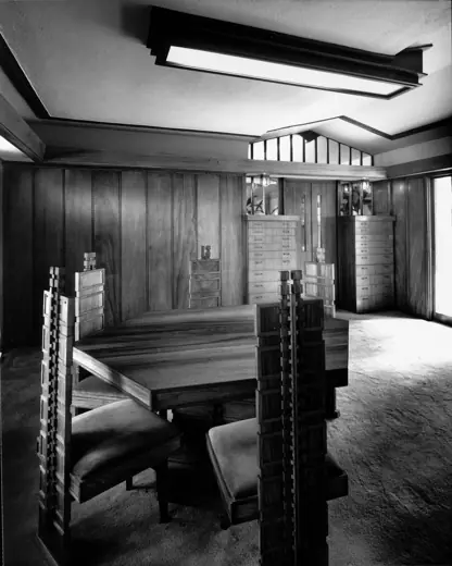 Photo 5: Interior