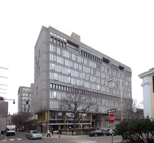 Photo 4: Exterior