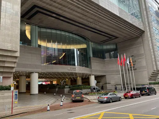 Photo 3: Exterior