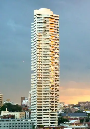 Photo 4: Exterior · 'The Horizon' 