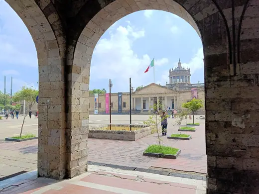 Photo 3: Exterior