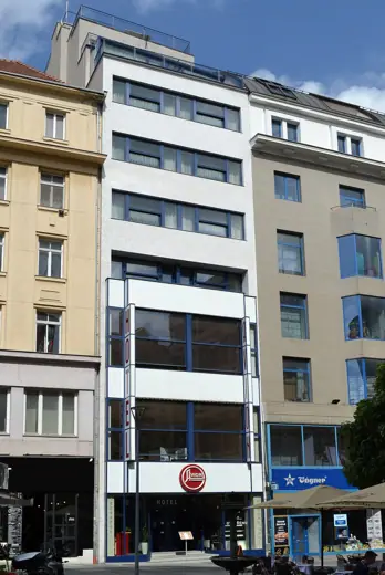 Photo 2: Exterior · Brno - ul