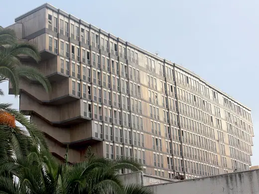 Photo 1: Exterior · Hotel du lac in Tunis