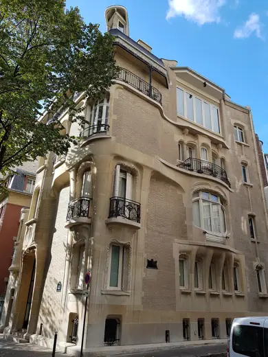 Photo 3: Exterior · Hôtel Guimard, 122, avenue Mozart, Paris 16e