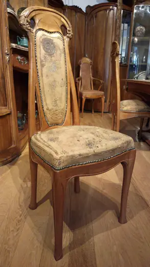 Photo 4: Interior