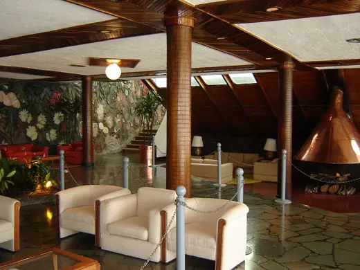 Photo 5: Interior · Lobby (vestíbulo) del Hotel Humboldt, Caracas, Venezuela