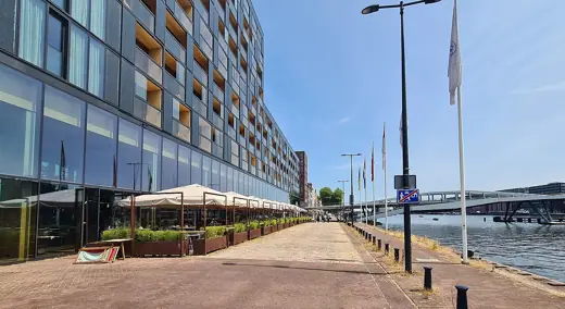 Photo 3: Exterior · Hotel Jakarta aan de Javakade op het Java-eiland, Oostelijk Havengebied, Amsterdam