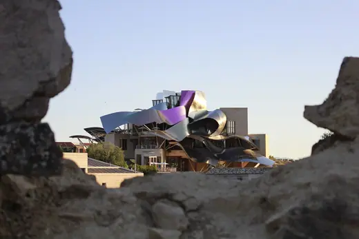 Photo 2: Exterior · HOTEL MARQUES DE RISCAL