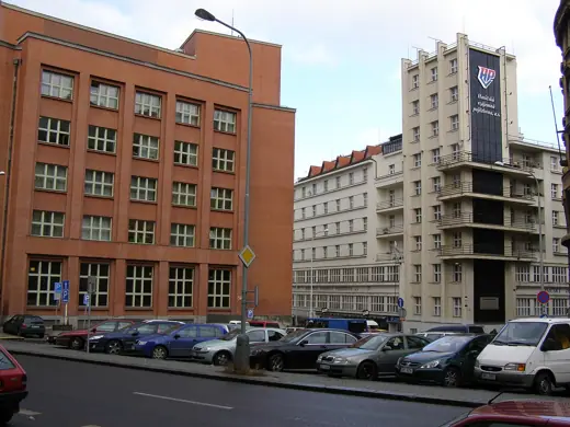 Photo 3: Exterior