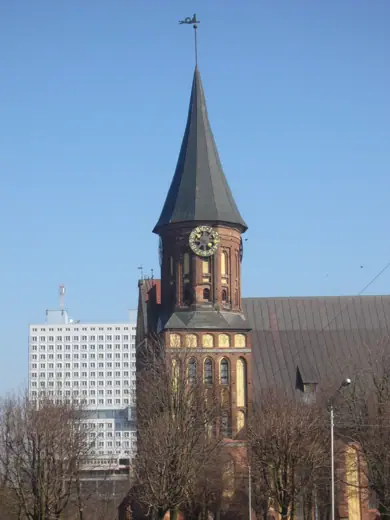 Photo 6: Context · Koenigsberg cathedral and House of Soviets in Kaliningrad