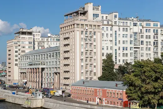 Photo 3: Context