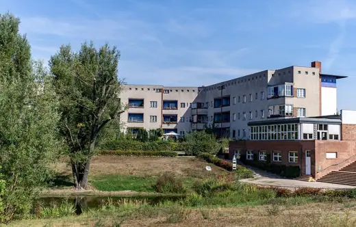 Photo 5: Exterior · Hufeisensiedlung , Britz, Berlin