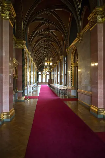 Photo 6: Interior