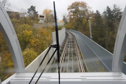 Photo 3: Exterior · Innsbruck: Bergfahrt mit der Hungerburgbahn Oktober 2025