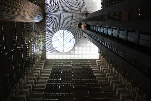 Photo 6: Interior · Hyatt Regency Atlanta atrium