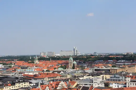 Photo 3: Exterior · Hypo-Hochhaus far back