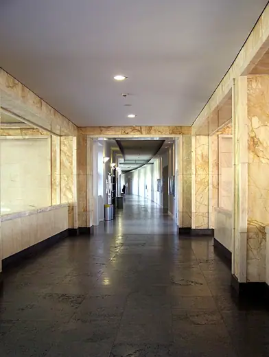 Photo 5: Interior · Corridor 1st floor above main entrance hall of the IG Farben building