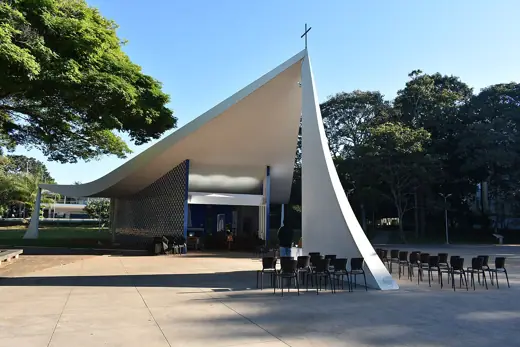 Photo 2: Exterior · igreja em Brasília, Brasil