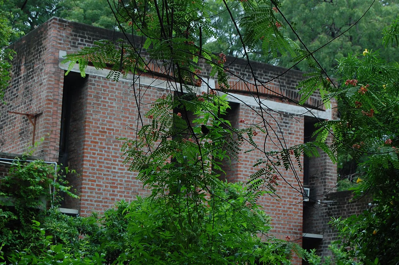 IIM Ahmedabad: Exterior · Fauna on campus