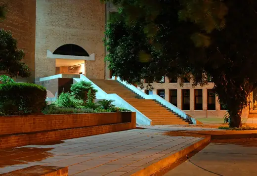 Photo 3: Exterior