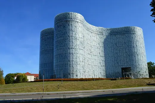 Photo 2: Exterior · IKMZ ist eine moderne Bibliothek der Universität in Cottbus