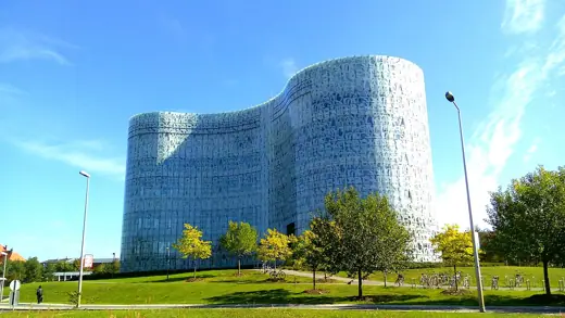 Photo 3: Exterior · The library of the Brandenburg University of Technology Cottbust-Senftenberg