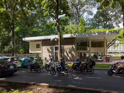 Photo 4: Exterior · Entrance building to the Independence Palace, Ho Chi Minh City